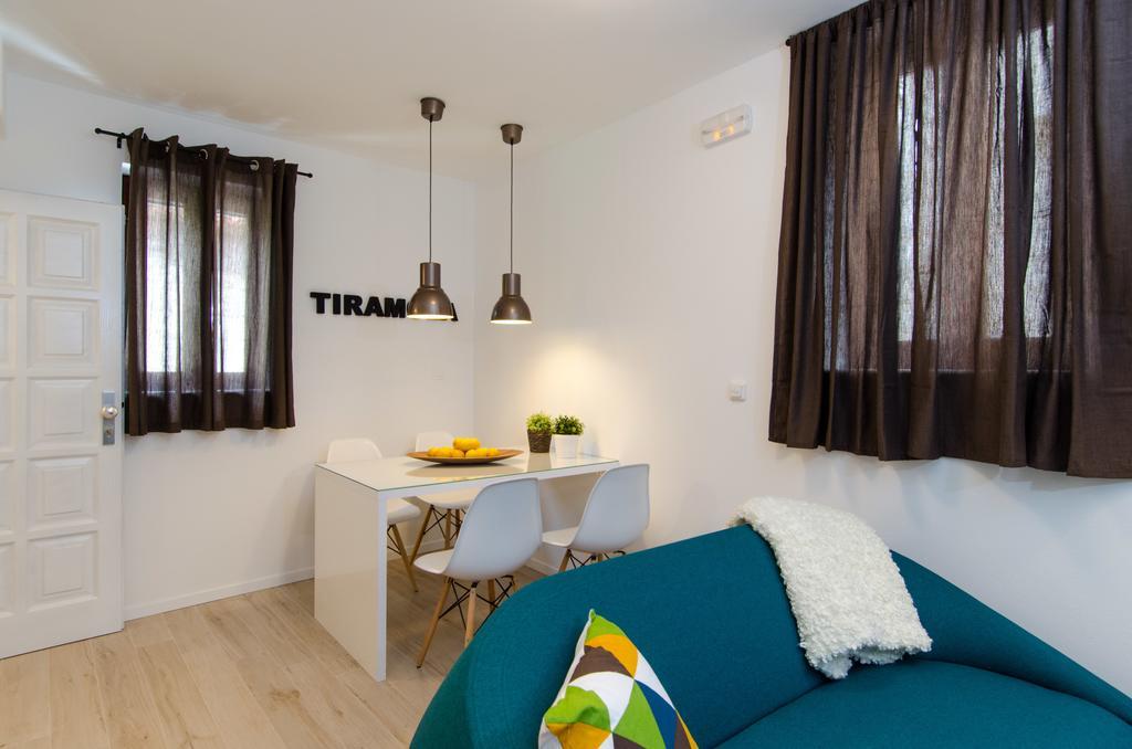 Apartments & Rooms Tiramola - Old Town 트로기르 객실 사진