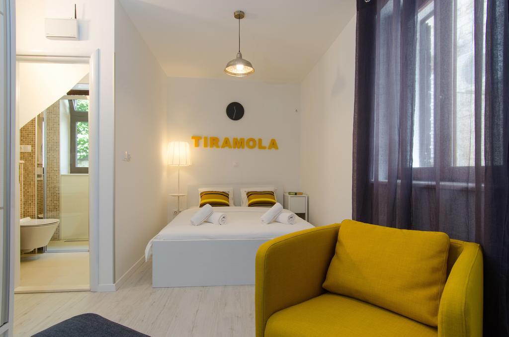 Apartments & Rooms Tiramola - Old Town 트로기르 객실 사진