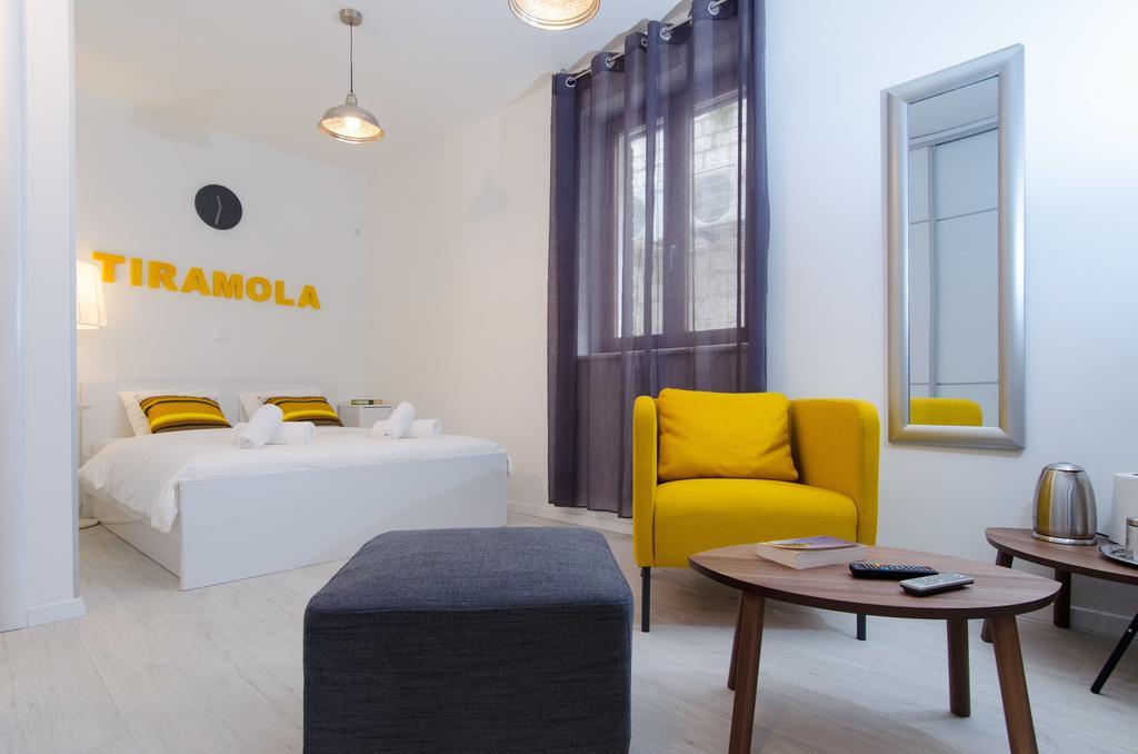 Apartments & Rooms Tiramola - Old Town 트로기르 객실 사진